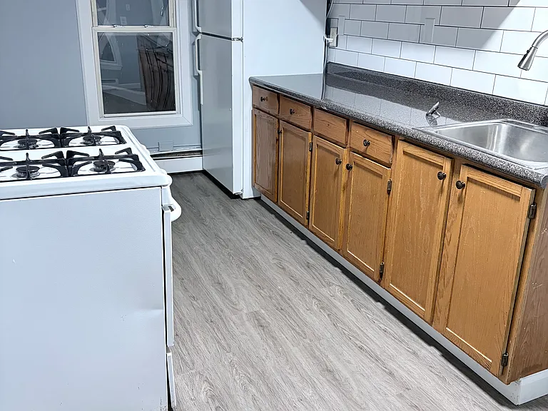 37 Garvan St #4 — Photo 5