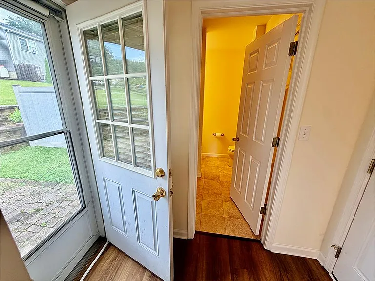 1433 Salisbury Rd — Photo 11