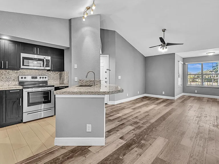 3300 Pinewalk Dr N #1925 — Photo 3
