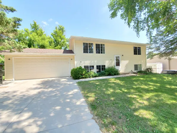 627 36th St SW, Rochester, MN 55902