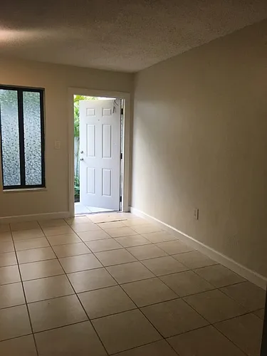 1144 NW 5th St Photo 1