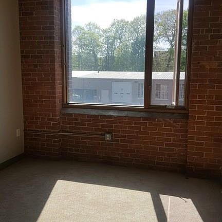 5th image of 146 Court St APT 201