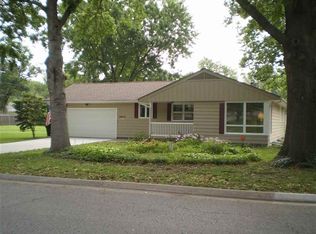 2224 SW Prairie Rd, Topeka, KS 66614