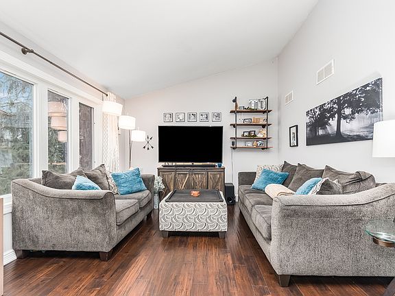 2nd image of 17621 Drummond Dr #141