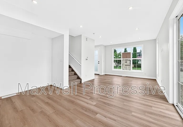 14510 95th Ave NW #MAIN FLOOR — Photo 13