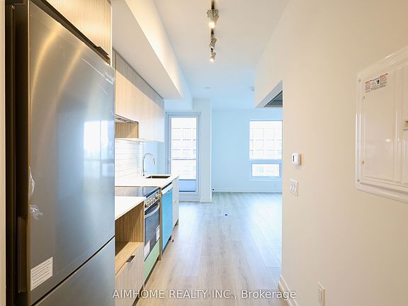 4th image of 395 Bloor St E #5011