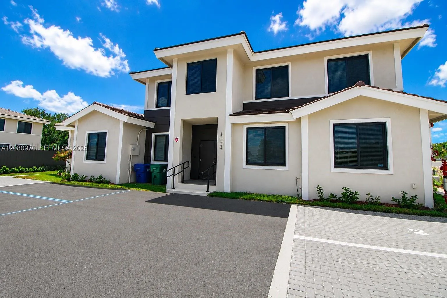 3 bed, 3.0 bath, 1436 sqft, $3,650 — Photo 1
