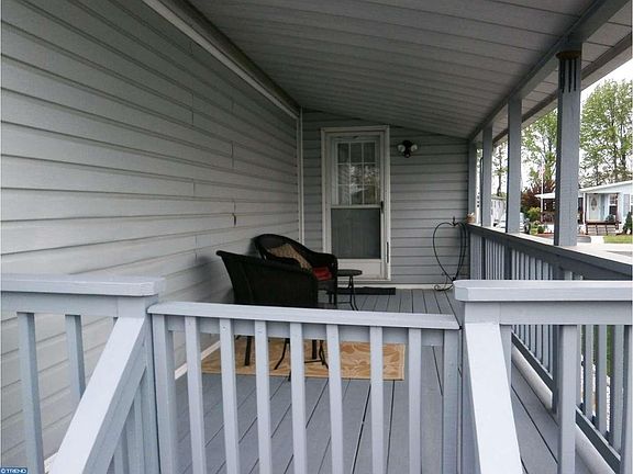 5th image of 130 Gale Dr