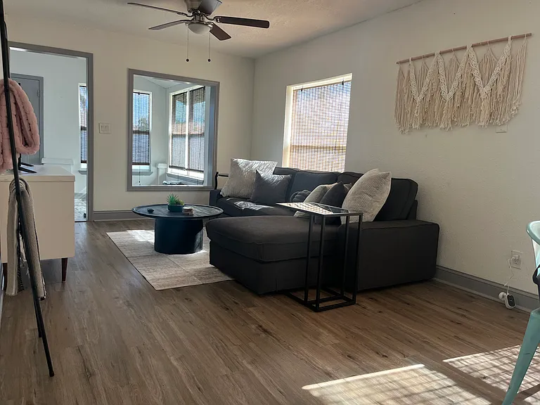 415 N Jefferson Ave — Photo 5