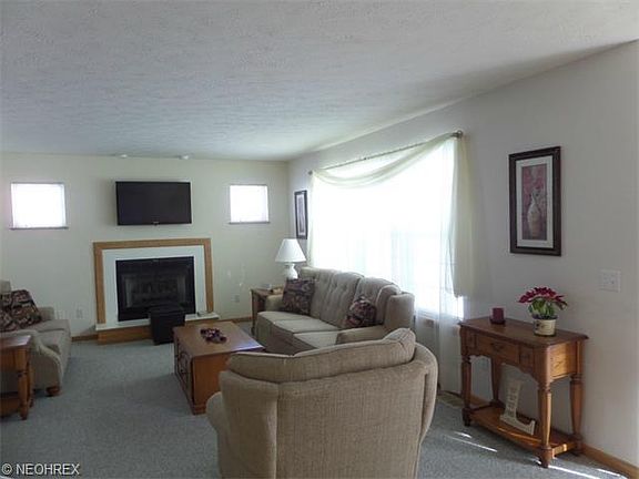 3rd image of 5322 Yosemite Dr