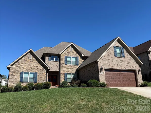 3704 9th Street Ct NE, Hickory, NC 28601