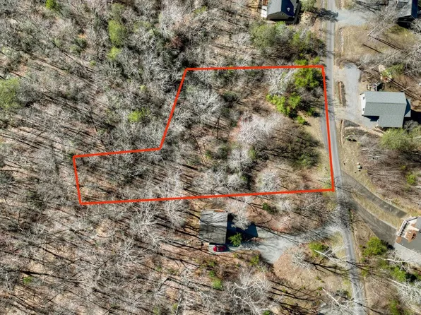 18 High Point Trl, Blue Ridge, GA 30513