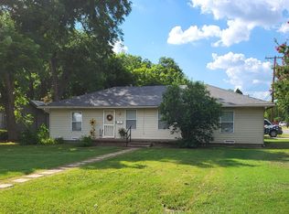 111 Olive St, Waxahachie, TX 75165