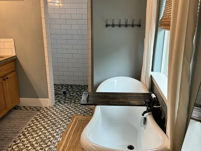 914 Bear Springs Trl — Photo 48