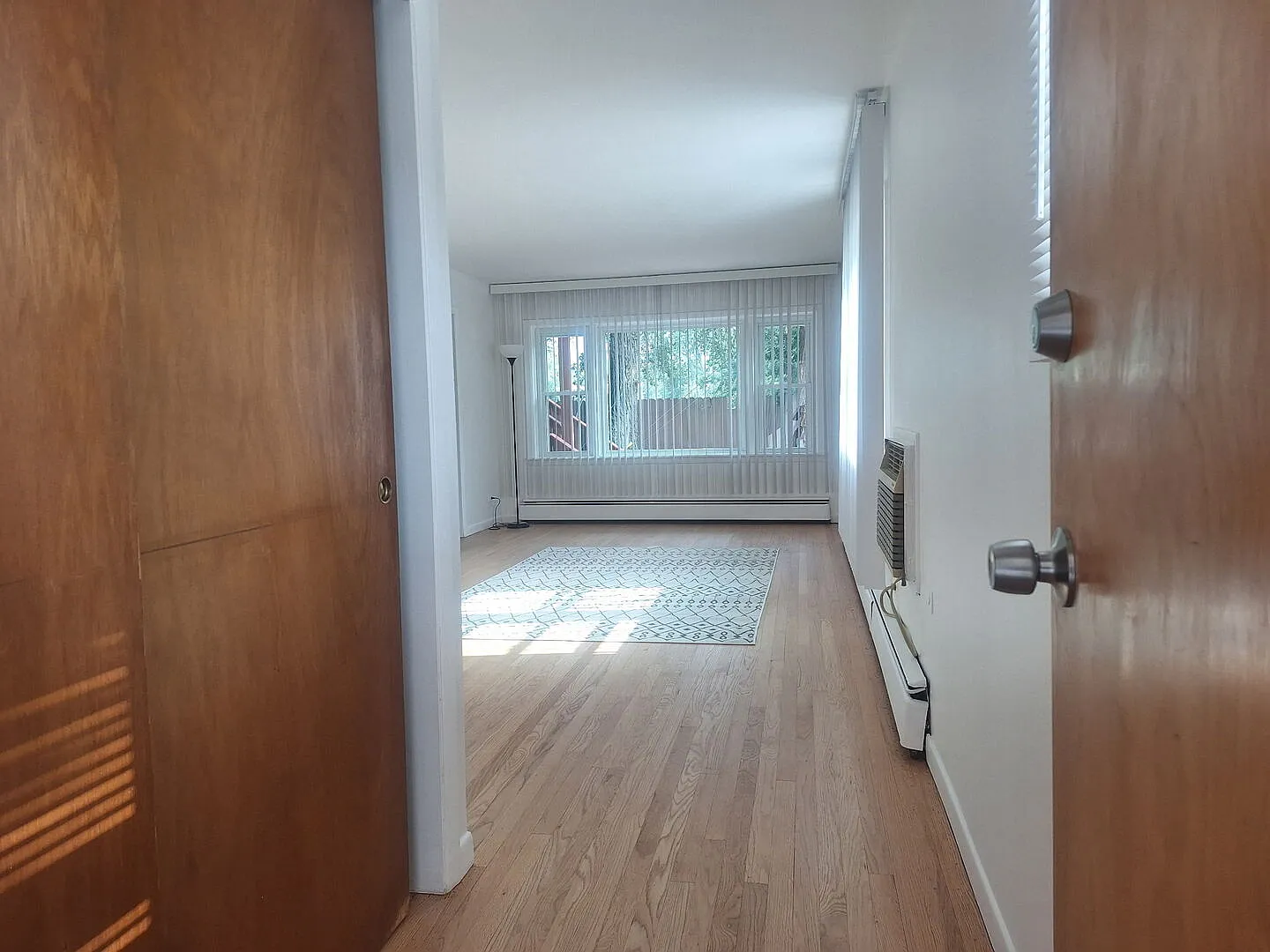 1 bed, 900 sqft, $1,675 — Photo 2