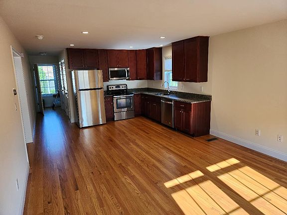 3rd image of 356A Harbor St #356A