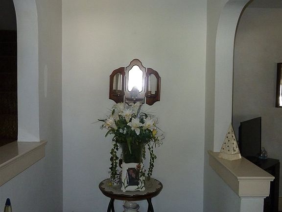 3rd image of 121 Marine Ave