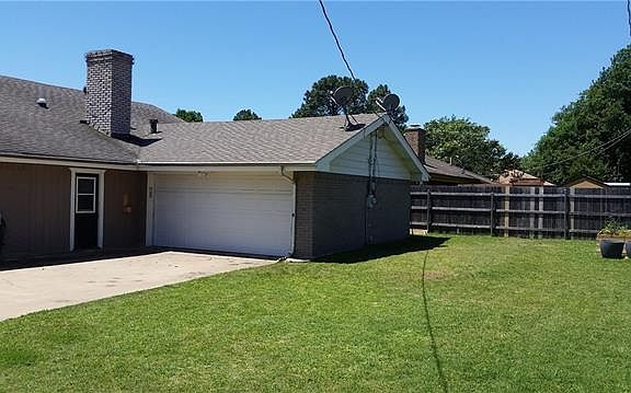 3rd image of 1101 Briarcreek Dr