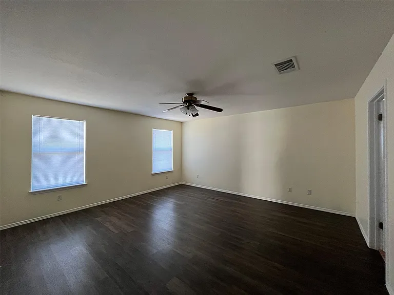 116 Remington Dr — Photo 14