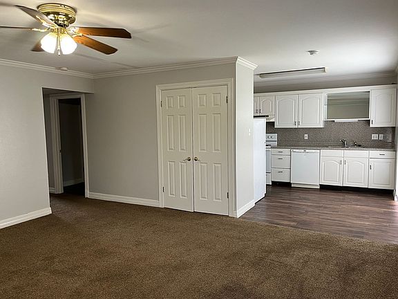 2nd image of 2138 Airline Dr Unit 126