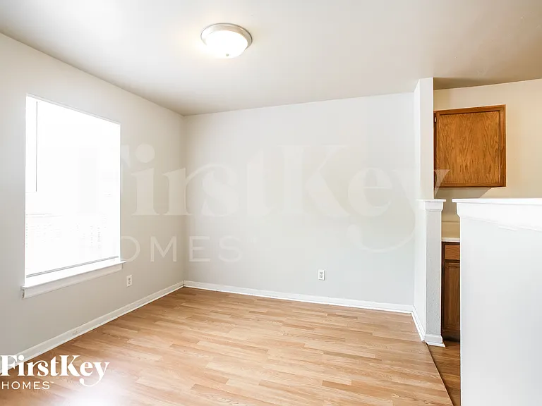 16773 Lowell Dr — Photo 3