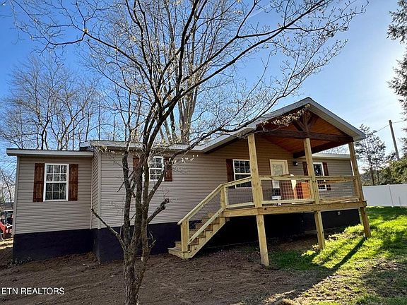 3rd image of 2506 Rugby Pike