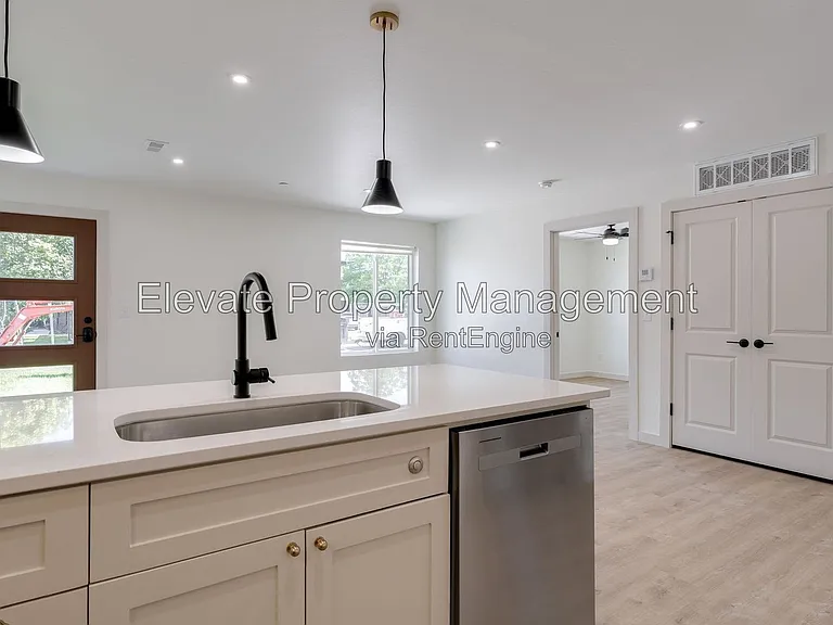 844 NW 43rd St #102 — Photo 12