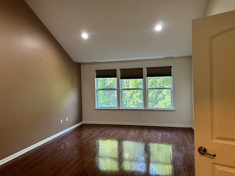 127 Meadow View Dr — Photo 11