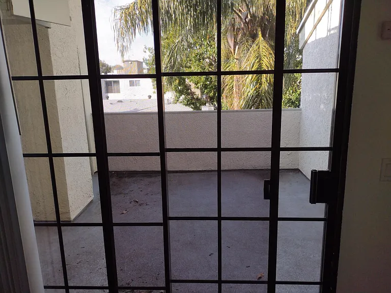 4343 Mammoth Ave #8 — Photo 20
