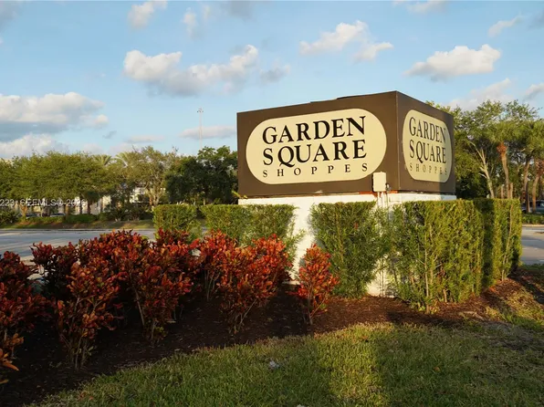 2427 24th Ln, Palm Beach Gardens, FL 33418