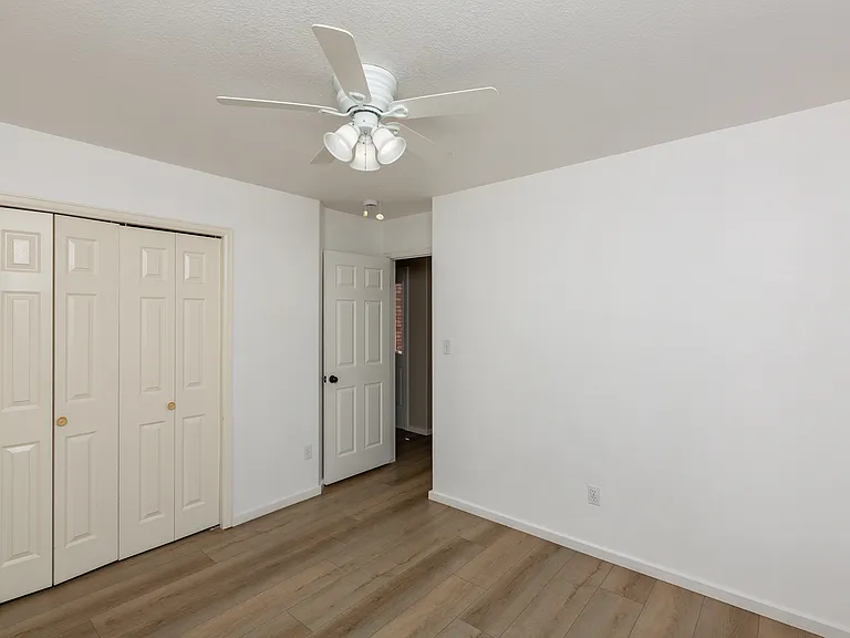 528 Park Ridge Ct — Photo 46