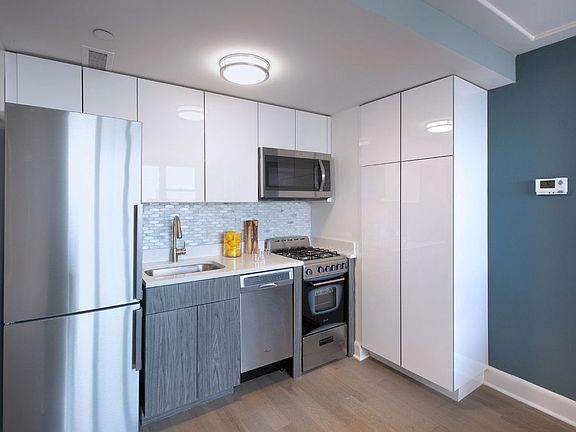 5th image of 150 E 34th St APT 807