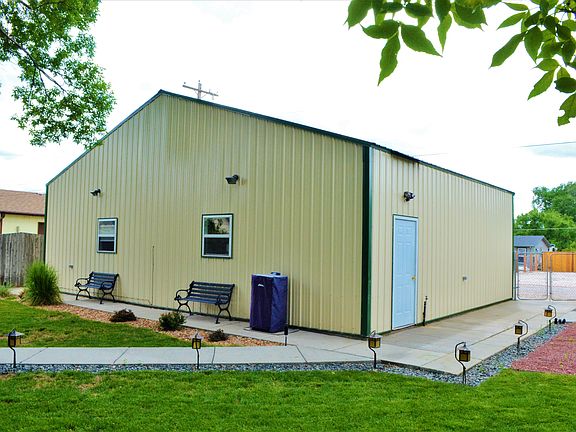 Exterior Shop