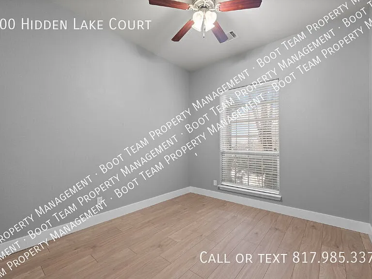 400 Hidden Lake Ct — Photo 14