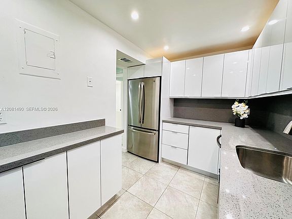 5th image of 3490 Foxcroft Rd #B208