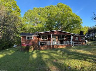 103 Hanna St, Mayodan, NC 27027