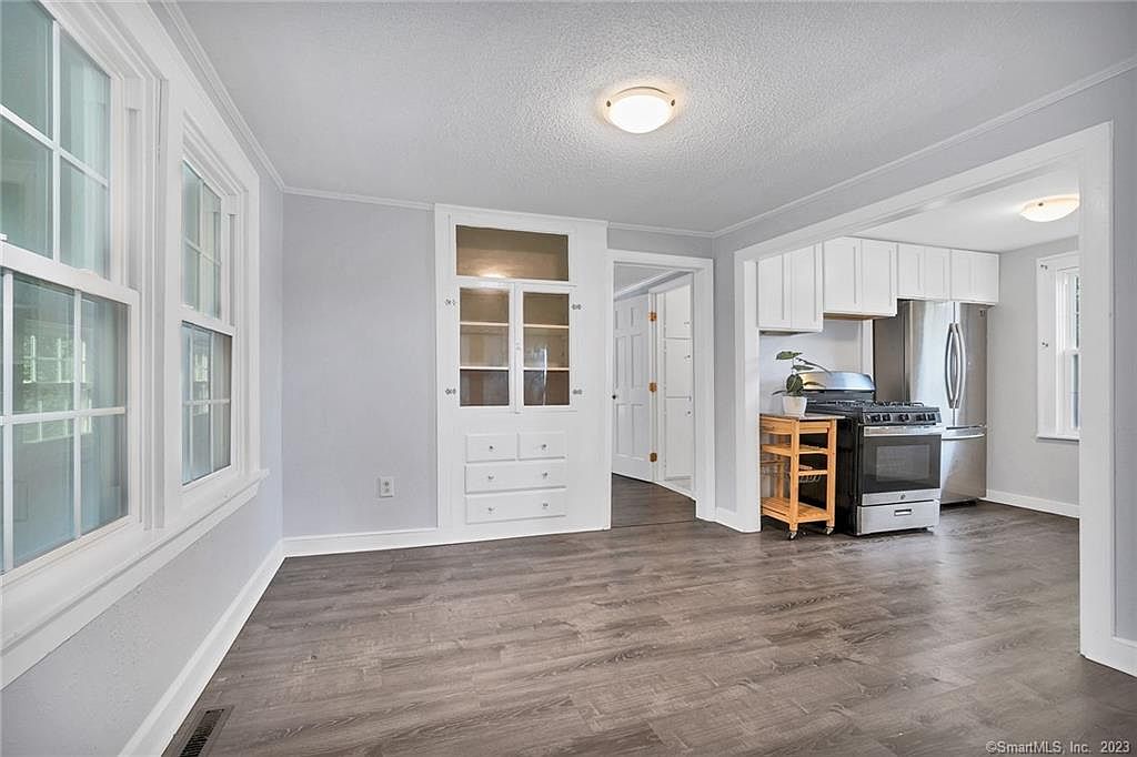 27 Stanley Ave, Watertown, CT 06779 Zillow