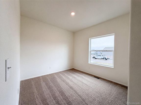 4th image of 209 Clayton Avenue