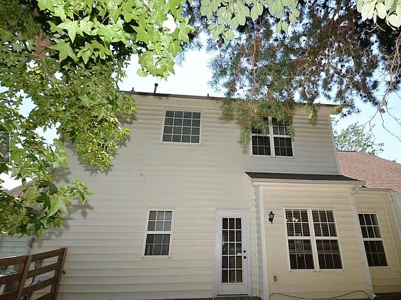4th image of 422 Glencrest Dr