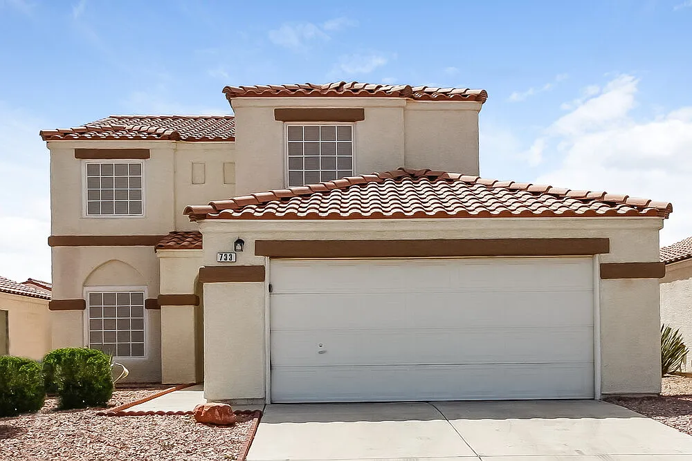 3 bed, 2.5 bath, 1756 sqft, $2,430 — Photo 1