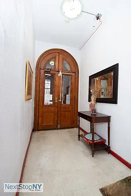 Rented by NextStopNY | media 20