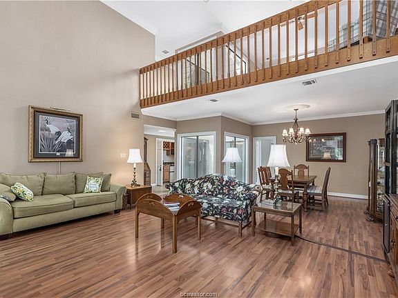 5th image of 2374 W Briargate Dr