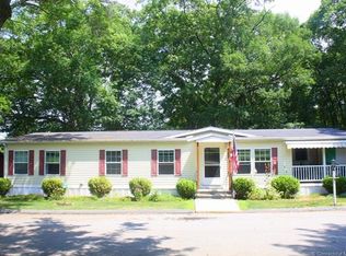 145 Gallivan Ln, Uncasville, CT 06382