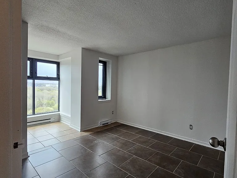 170 Lees Ave — Photo 12
