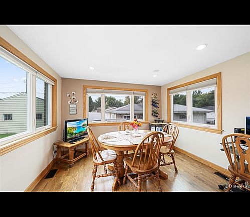 5th image of 5114 S Oak Park Ave