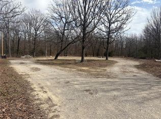 26900 Rustic Dr, Lebanon, MO 65536