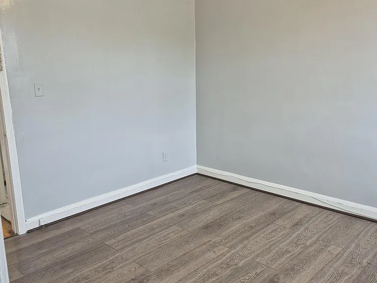 2863 Edgecombe Cir S — Photo 19