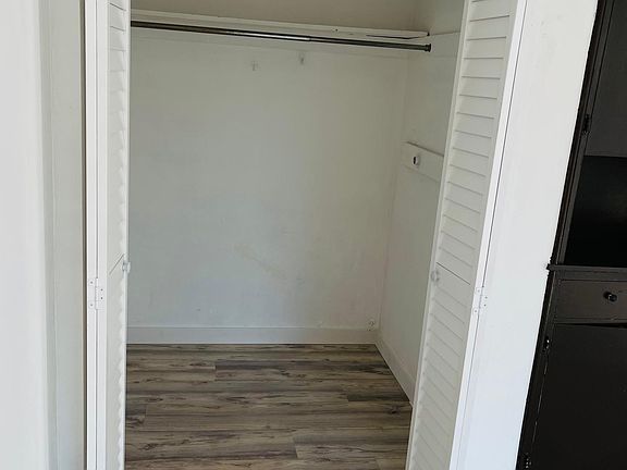 4th image of 4141 W 120th St #B