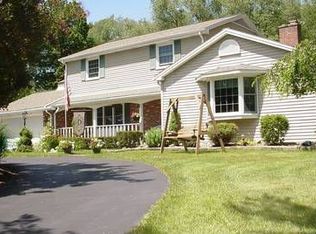 73 Cranberry Rd, Grove City, PA 16127