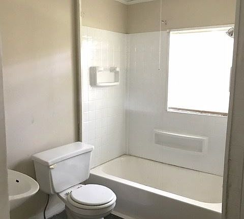 5th image of 1615 W McFarland Ave